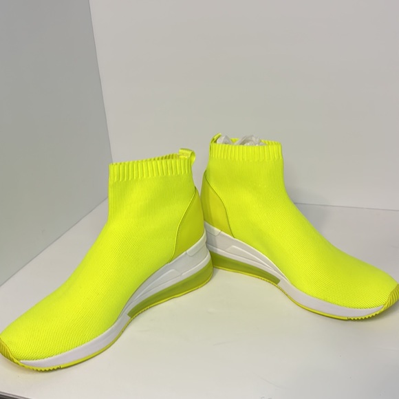 Michael Kors Skylar Bootie Neon Yellow - Picture 3 of 5